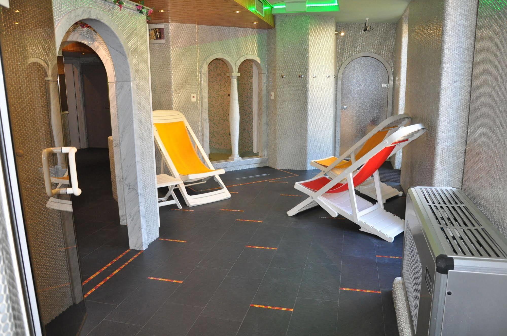 Liberty Hotel Malé Kültér fotó